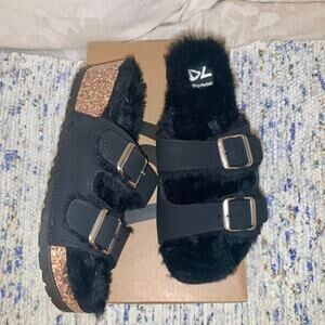 BRAND NEW IN BOX FAUX FUR LINED WEDGE COMFORT YOGA SANDALS BLACK 8
